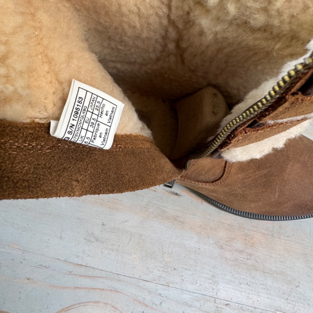ugg blayre 3 sheepskin cuff waterproof boots NEW - Picture 11 of 11